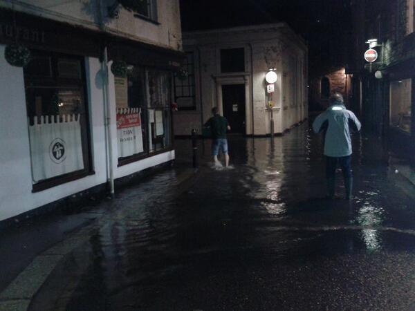 WestCountry_Ltd's tweet photo. Dedicated driver delivering through the floods. http://t.co/E9U7xWYMkj