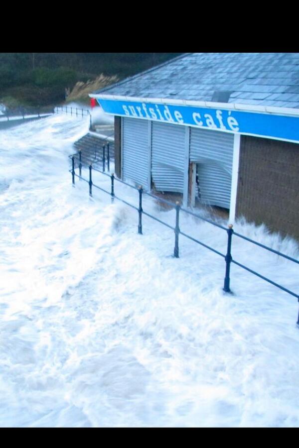 TomMaggs23's tweet photo. Opening this place this morning was probably the scariest shift ever #prayforsurfside http://t.co/DcKgKuwBO7