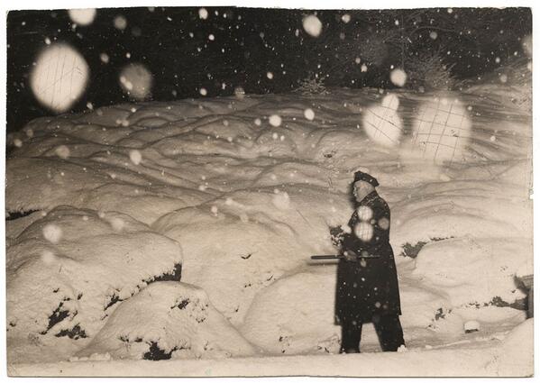 ICPhotog's tweet photo. It's snowy, but we're still open for business. 
Image ©Weegee/International Center of Photography/Getty Images http://t.co/SXadqkAdFC
