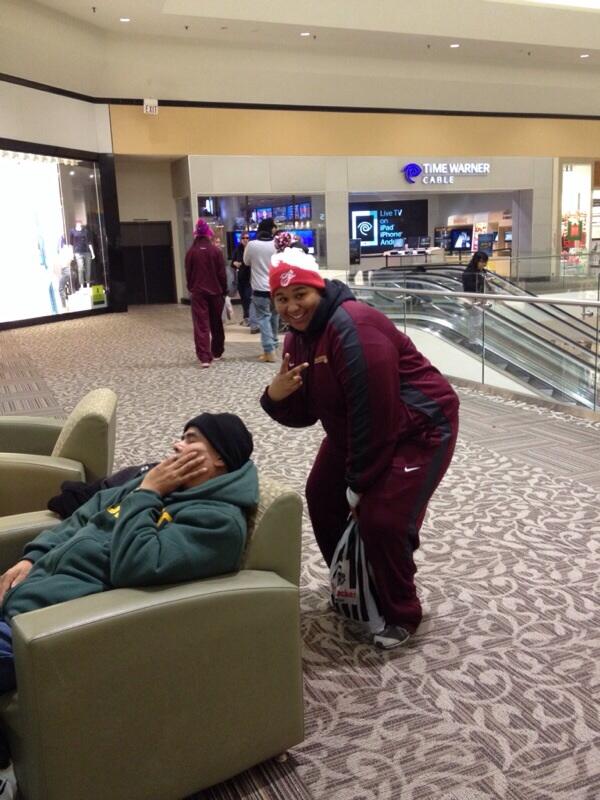 JayGotGame_'s tweet image. #Selfiewithastranger. 😁😂😂😁