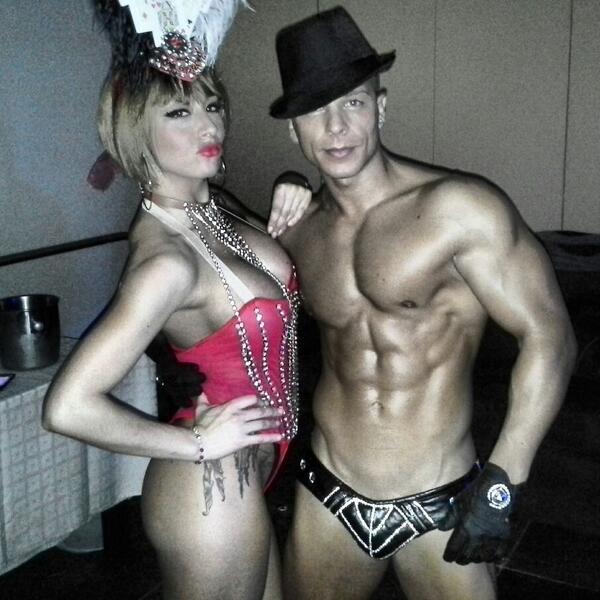 lydiaymark's tweet photo. Cn wally lopez fin d año http://t.co/YSA3fMqasL