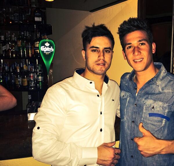 528aaron's tweet photo. Nochevieja 2013 http://t.co/HdffJBP873