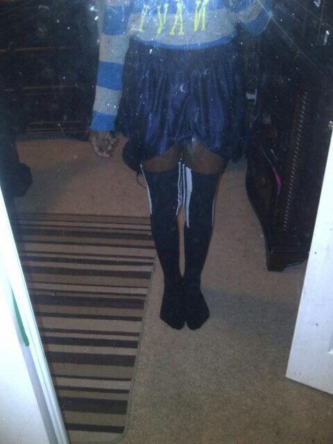 atwavia's tweet image. Den socks doeeee. #longaf