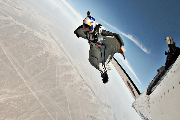 Wingsuit fly