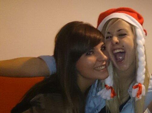 Iselacasti's tweet photo. Como la quiero a esta tontita @ce_tama momentos inolvidables buaaa k risaa por favorr ★★★☆☆★☆★☆★☆★☆☆☆★☆★☆★☆★☆★☆★☆★☆★☆ http://t.co/LQWouUe8lZ