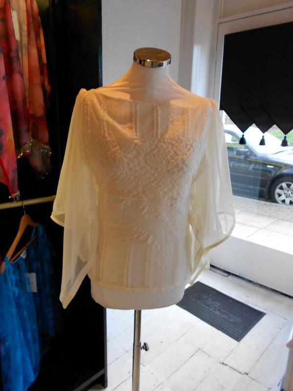 marjoriemcc's tweet image. #lace #chiffon #angelsleeves