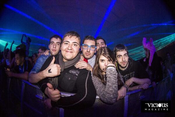 joakinbp's tweet photo. Asi se empieza el año con buen pie con los colegas y pegandose la gran fiesta del año!!!!!!!!!! http://t.co/5Q4cEMQO2I