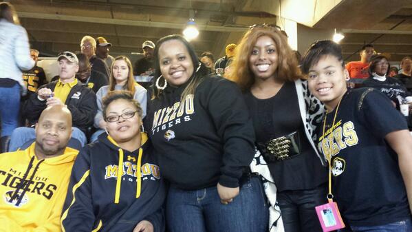 angel_n_redd's tweet photo. #cottonbowl http://t.co/kfwensLNJ7