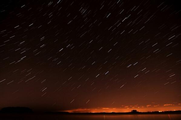 calacademy's tweet photo. TONIGHT: Stay up late—the Quadrantid #meteor shower is calling your name. http://t.co/kvj5XjOUy4 http://t.co/NMYnquRRVE