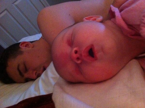 sophiep11's tweet image. Nawww my two faves snoring their heads off #catchingflies #sameposition #3inabed @joekilpatrick89 ❤️😄😴