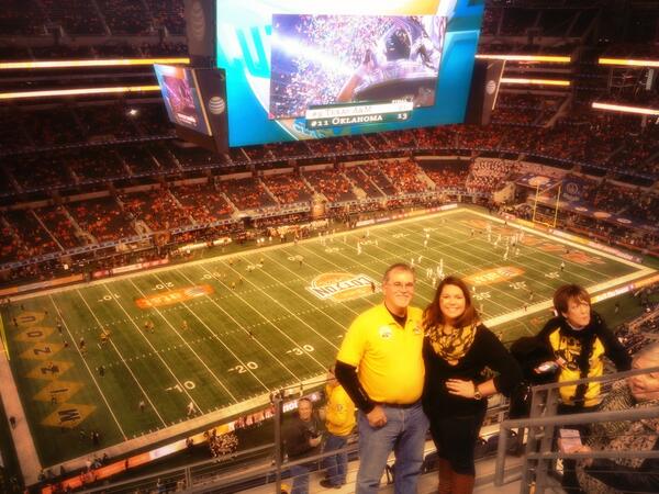 WrenIsTheWord's tweet photo. MIZ!!! #CottonBowl http://t.co/s8YK1IB3ge