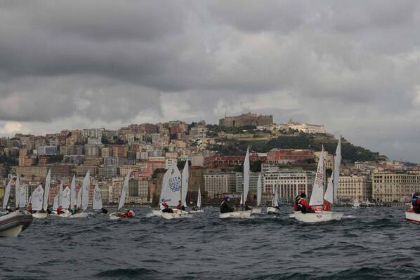 Day 1 Trofeo Campobasso Napoli 3 race J and 2 for the cadet, good wind from SW 12 KN more the 150 sailors in the bay