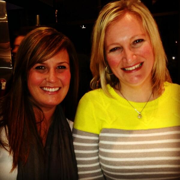 emilybdenton's tweet photo. Loving catching up with this girl!! 🍻🍕@shtalley http://t.co/5XPed3b56X