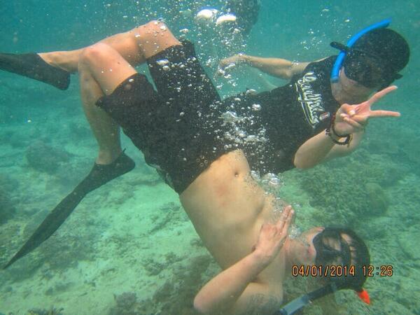 jerrywong78's tweet photo. Pas banget nih :D RT @anjiii_: Siang tadi sama @jerrywong78 di Gili Trawangan.   #anjitrip http://t.co/BFDVSIK7l0