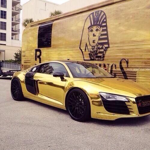 Gold Audi R8.