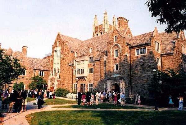 samgiacino7's tweet image. “@awesome_college: Saint Joseph&apos;s University http://t.co/x8KGSG6I3E” can anyone tell me where this is?? Cause I have no idea #hawkhost