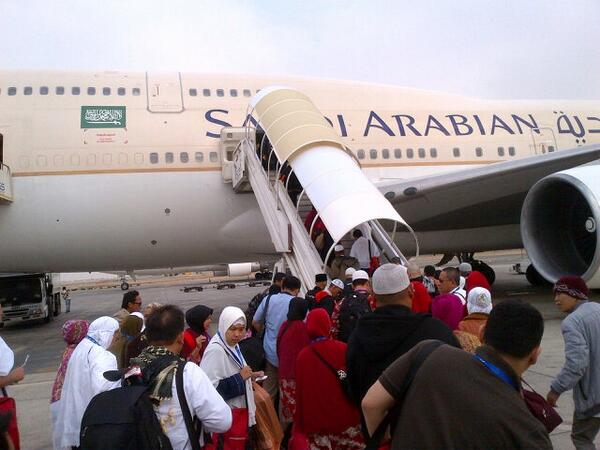masmono08's tweet photo. LIVEtweet►Bismillah.... Jakarta #Jeddah #UmrahDaquTravel http://t.co/ZTCVQAoi7K