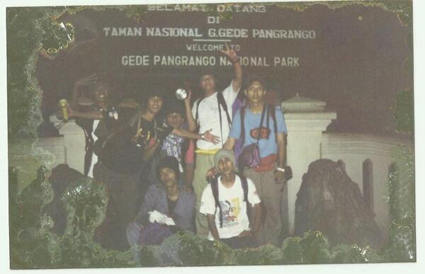 Ketemu foto pas pertama kali gw kenal ama yg namanya mendaki gunung