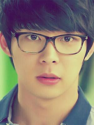 ElfishyShop's tweet photo. Kacamata Yoochun Rooftop Prince IDR 100k http://t.co/6BWraFCtFc
