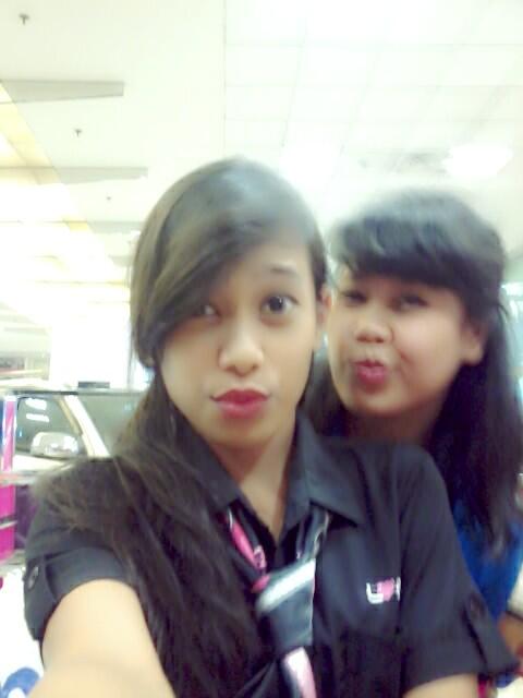 RevaaEvaa's tweet photo. with orang pea http://t.co/TgFnGziEm2