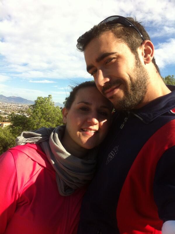 xaristeas's tweet photo. Como los marranos no quieren Padel pues me voy a andar con mi mujer http://t.co/9q5BMIHqCX