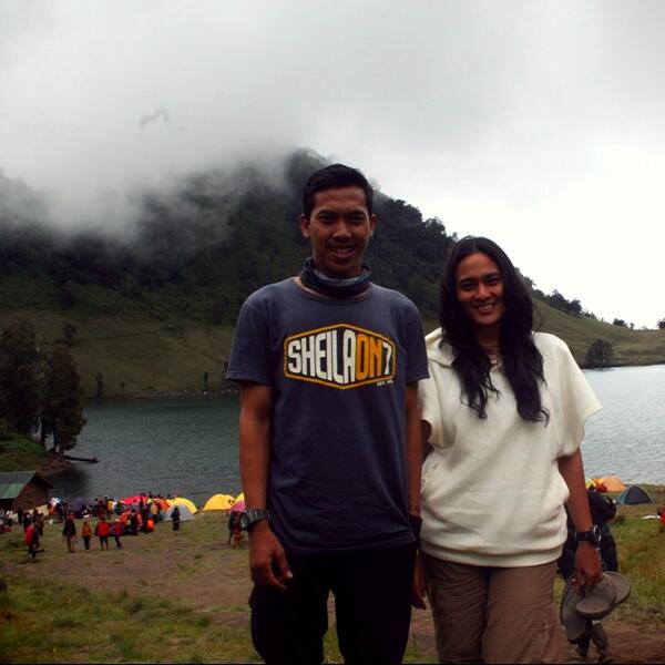 Singgih Wicaksono On Twitter Min Di Ranukumbolo Ketemu Mba Ine Febrianti Mantan Pacar Alm Virgiawan Atau Mas Galang Rambu Anarki Anak Iwan Fals Http T Co Mt4ek0ob6x