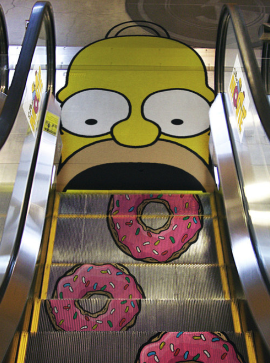 PSAIKODINO's tweet photo. HAHA! POOOAH! richtig bock auf donuts jetzt. lieferservice? anyone? http://t.co/UbiXuqi3Fm