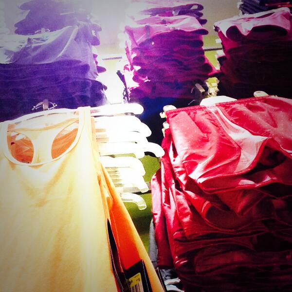 New @NikeRunning gear just hit the floor! Woo!!!