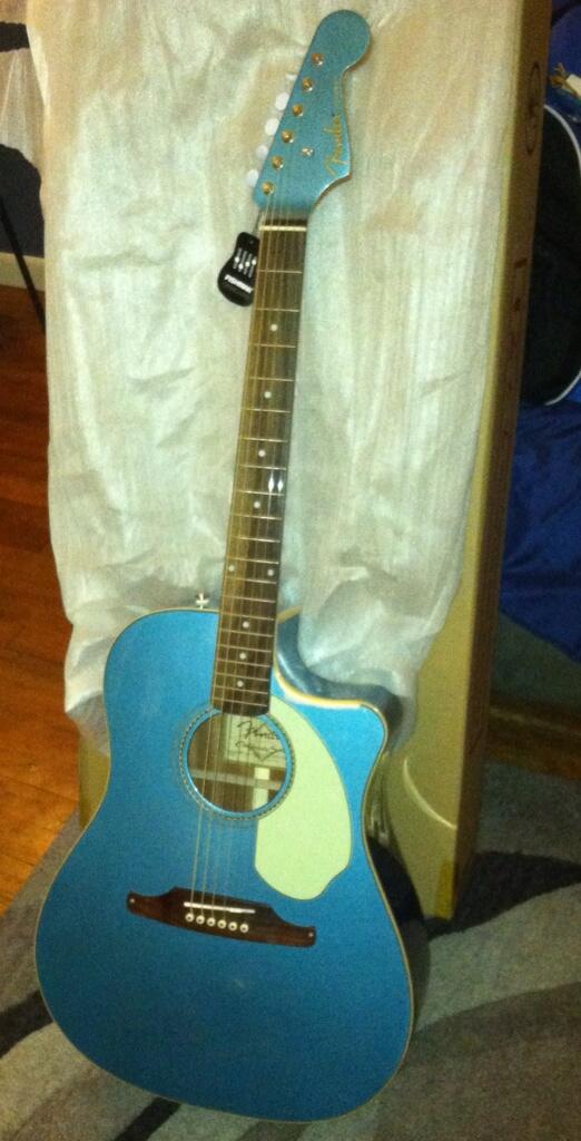 BrianPerry10's tweet photo. @DaveMustaine i know you're a dean guy, but what do you think about this new fender I got? http://t.co/tM5itx1R6x