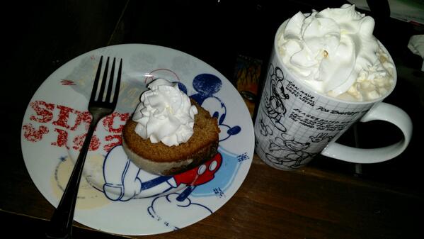 MickeyWondrland's tweet image. Good 'toon #Wonderlanders what are you all up to? I'm having breakfast..wanna join me?