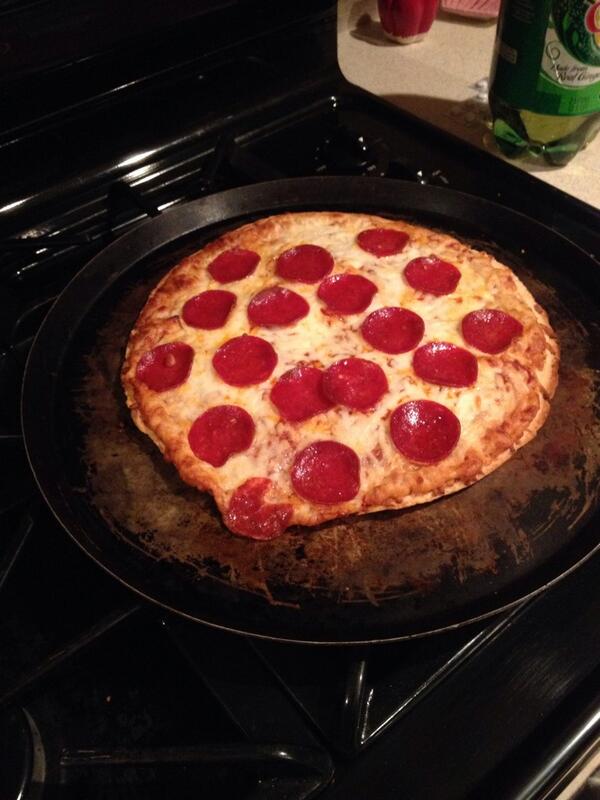 LauraRDavis's tweet photo. Pacman pepperoni! Or maybe I'm just seeing things ... 🍕🍕 http://t.co/ayncGYl1hl