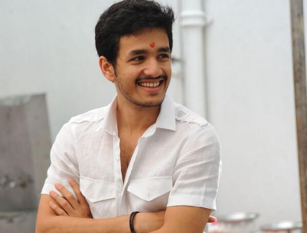AAkhilFans's tweet photo. the hero http://t.co/JbRRq1uxOs