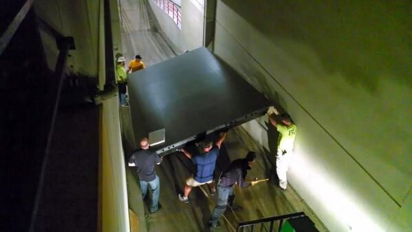 jdkohler's tweet photo. @MattGeorgeAZ &amp; Tom Moore helping find a way to get the board in the building http://t.co/7DxukY5WgJ
