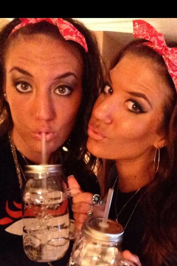 TheGhermGuys's tweet photo. WHAT is this @TheJessicaJames @PaigeAsh8412 @ericandjessie? Is this an #overtan DOUBLE #duckface? #CrazyHearts -GG http://t.co/kYPAHLWqar