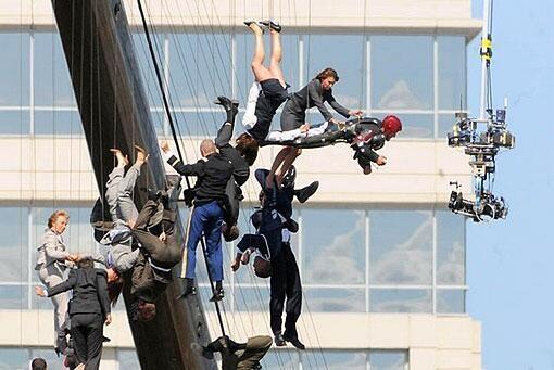 SecretsOfTV's tweet photo. The filming of Iron Man 3 http://t.co/riqF59HDmA