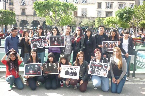 mylovemars's tweet photo. hey guys @30SECONDSTOMARS we are preparing for the concert :P  the @Echelon_GDL  los amamos! <3 http://t.co/tqyzr8F2DJ