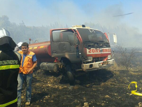 FOTO <a href="/reddeemergencia/">Red de Emergencia ONG</a>: URGENTE: Carro z1 de Bomberos Paredones se quema en incendio forestal de lolol.