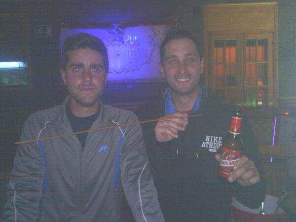 birijara10's tweet photo. aki en el aloha con alex de hmyv(el del chandal) @maurepubaloha @DiegoKaraka @matijoko @BerraMorillo @JuanJoRomero9 http://t.co/Q6ZBFheMxu