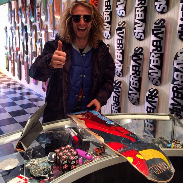 SilverSkateShop's tweet photo. full of burque love 😁👍💕 always stoked to get a thumbs up and a big ol smile from the homie dan lu~ @toymachine love http://t.co/Sf2Q46nzbP