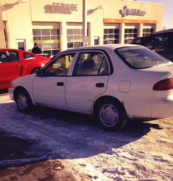 aaswany309's tweet image. Everybody take a moment to say goodbye to the little toy car pearly❤️😢 #somanymemories but #somanyproblems