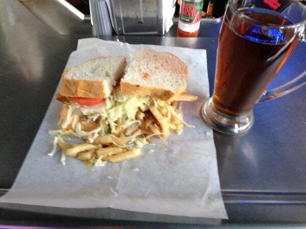 tvtonyboy's tweet photo. Primanti's in Pittsburg PA http://t.co/0540HfgMHF