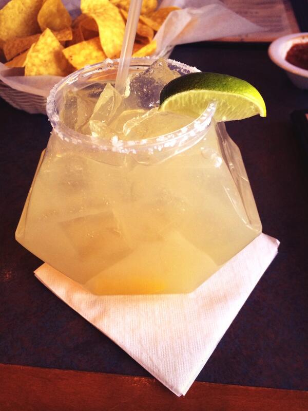 SianStephan's tweet image. Fishbowl marg! #BaltimoreFun