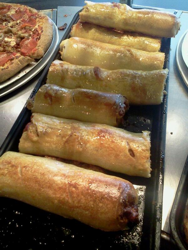 Riley_LongDong's tweet photo. Id say im pretty good at making strimbolis;) http://t.co/bDWGo0rNtj
