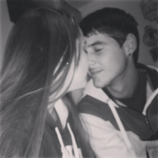 NataliiaMoreno3's tweet photo. Lo más boniito @hector_SpSkunk http://t.co/Mu5nRSrpKW