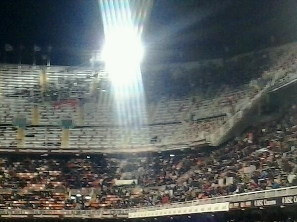 Alcover97's tweet photo. Espero que tanto sapo haya disfrutado del juego del valencia http://t.co/SKMNgNdyxS