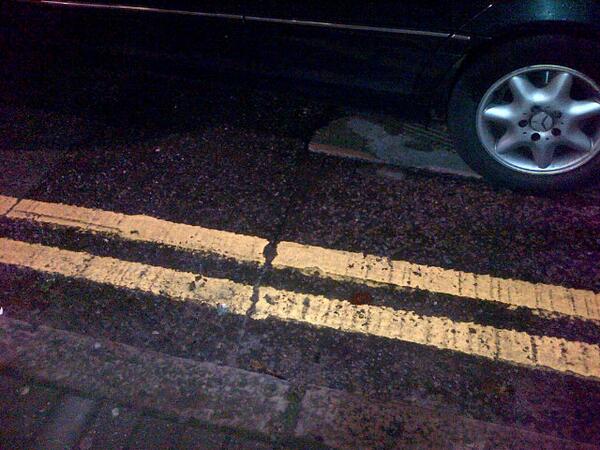 HelloellieXx's tweet photo. How's that called parking on double yellow line? I aint even touching it! http://t.co/62midKyqbp