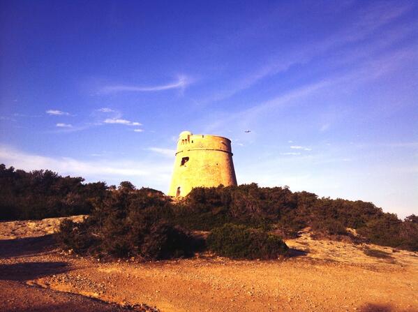 IBZLOVERESPECT's tweet photo. Discovering IBIZA http://t.co/qdroMC2W9a