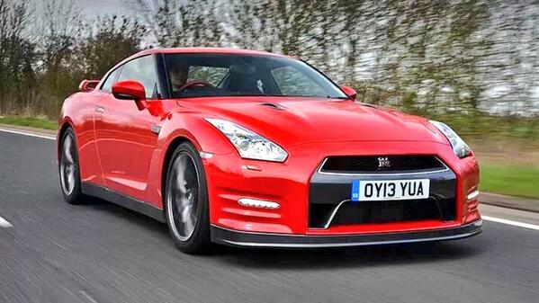 Chaarlycross's tweet photo. @NissanGTR_ love GTR *-* http://t.co/y3MqTEOTt8