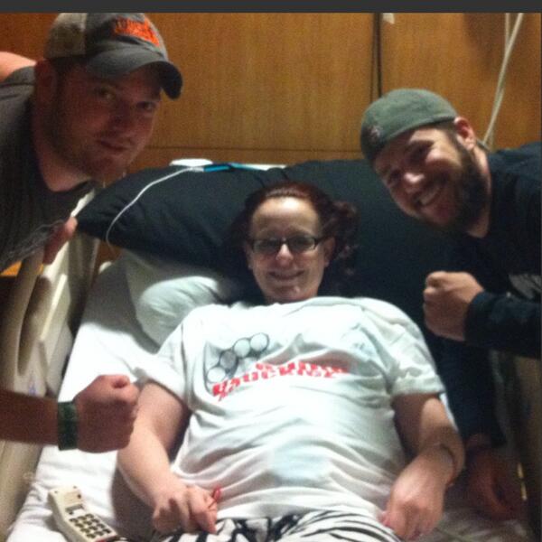 CaseyMorgan2's tweet photo. Lookin rough but wanted 2 say a BIG thank you 2 @JohnyHendricks 4 the shirt n phone call made our day!@RYANxMORGAN http://t.co/lnMIR5wb2C