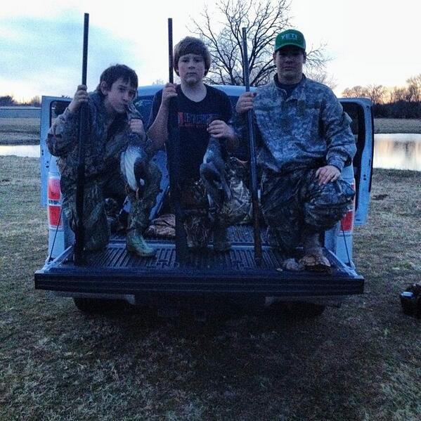 Ross_Hendley's tweet photo. Good day even tho I only shot a turtle dove and fish and they got ducks😂😂 http://t.co/9w9AGdfy40